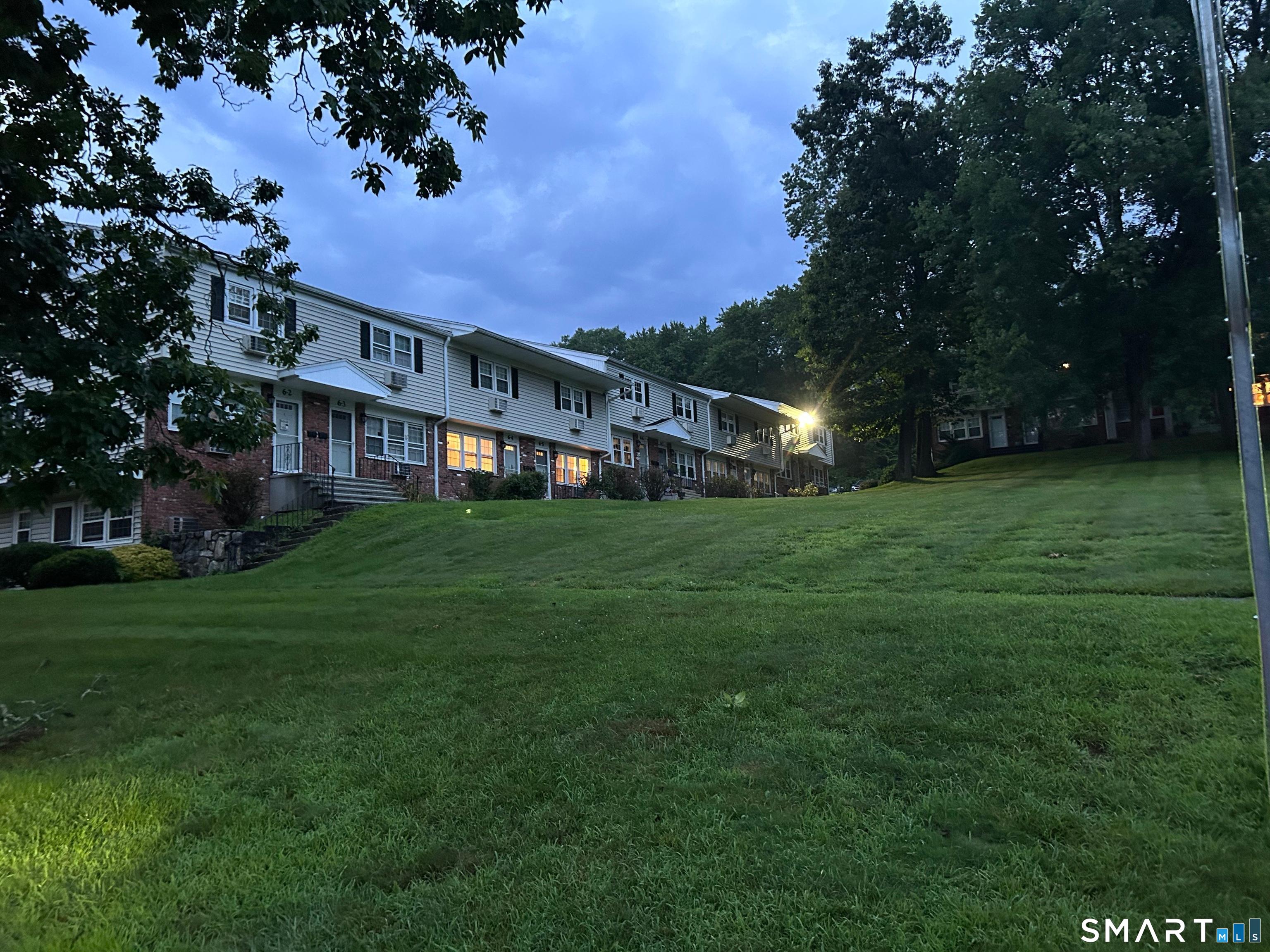 Corner-unit condo for rent at 617 Millville Ave, Naugatuck, CT